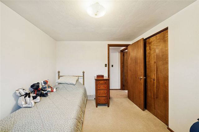 140 Possum Hollow Rd, Hempfield Twp, PA 15601