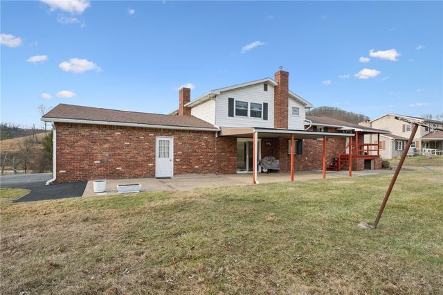 140 Possum Hollow Rd, Hempfield Twp, PA 15601