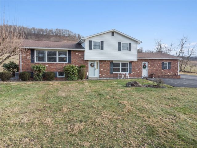 140 Possum Hollow Rd, Hempfield Twp, PA 15601