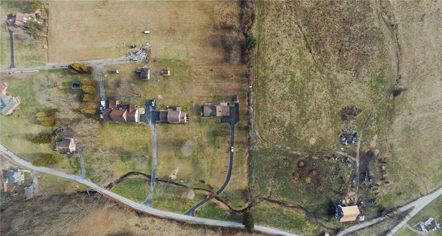 140 Possum Hollow Rd, Hempfield Twp, PA 15601
