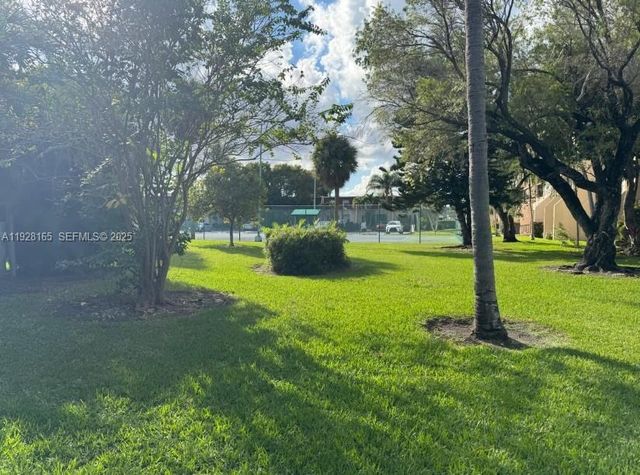 1001 E Three Islands Blvd 36, Hallandale Beach, FL 33009