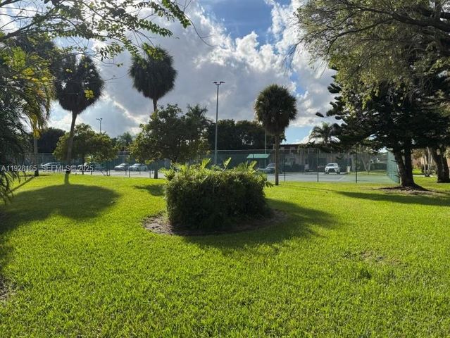 1001 E Three Islands Blvd 36, Hallandale Beach, FL 33009