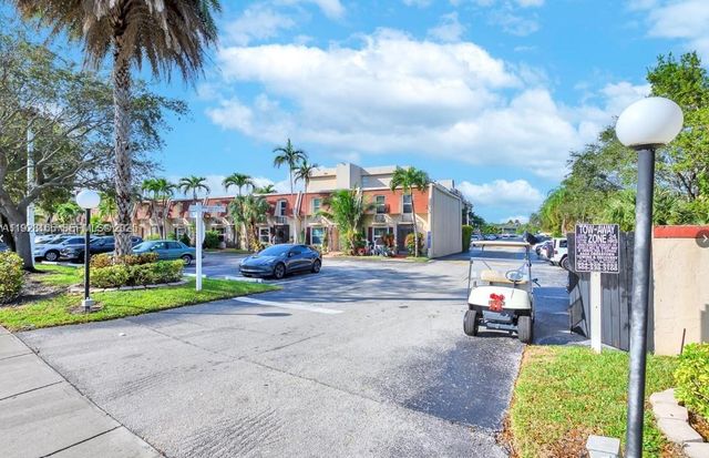 1001 E Three Islands Blvd 36, Hallandale Beach, FL 33009