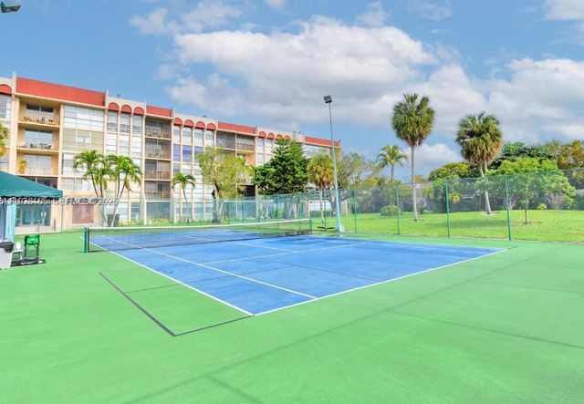 1001 E Three Islands Blvd 36, Hallandale Beach, FL 33009