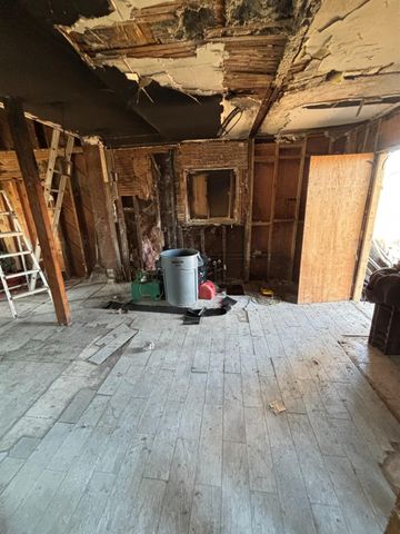 2296 Grove Ave, Sacramento, CA 95815