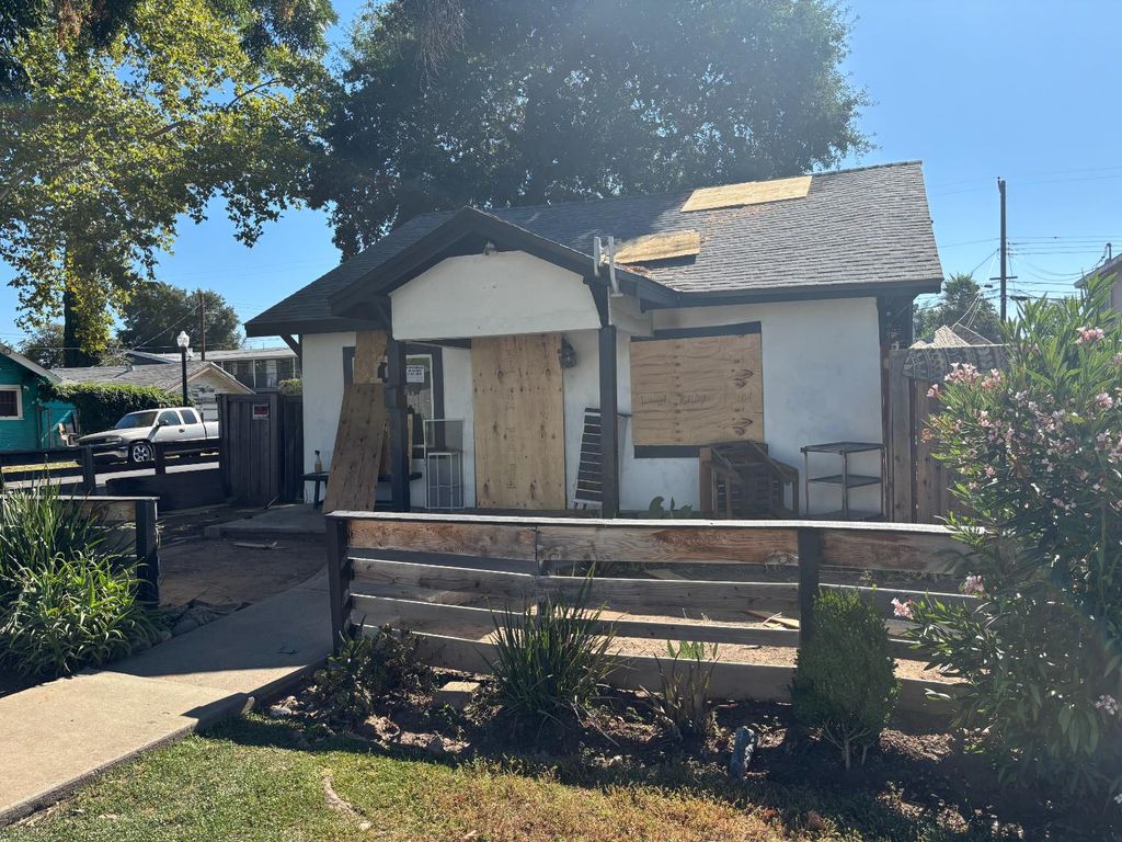 2296 Grove Ave, Sacramento, CA 95815