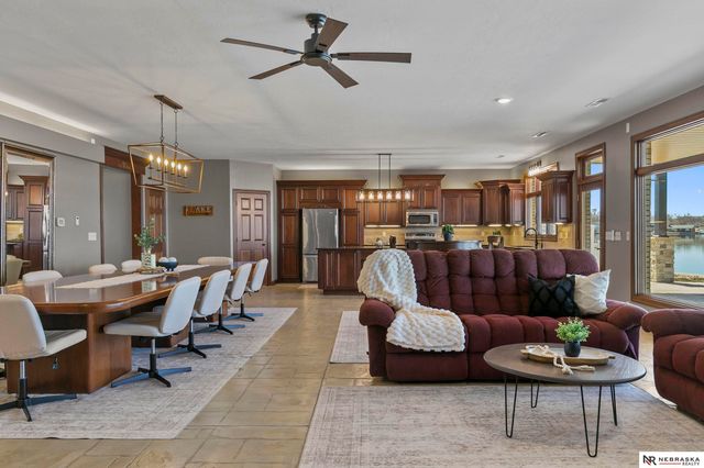 709 Pier 3, Lincoln, NE 68528