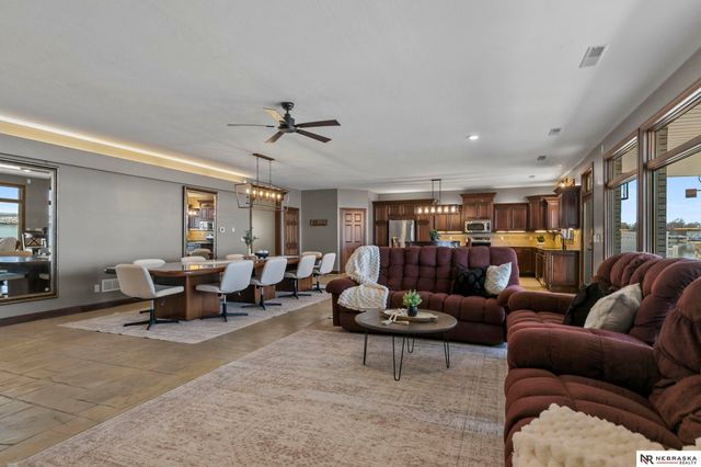 709 Pier 3, Lincoln, NE 68528