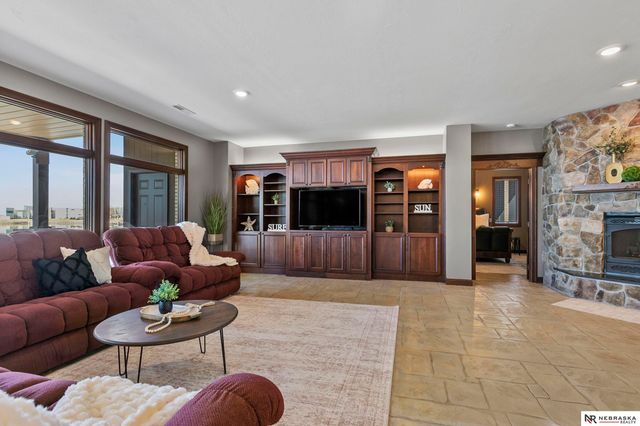 709 Pier 3, Lincoln, NE 68528