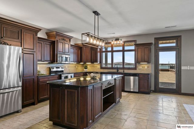 709 Pier 3, Lincoln, NE 68528