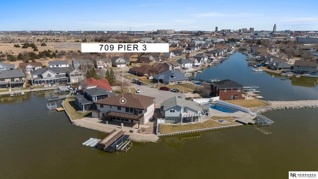 709 Pier 3, Lincoln, NE 68528
