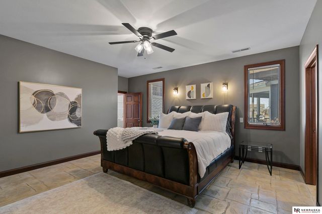 709 Pier 3, Lincoln, NE 68528