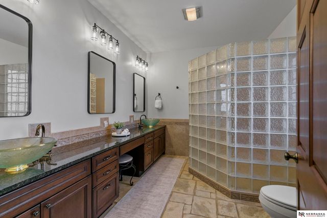 709 Pier 3, Lincoln, NE 68528