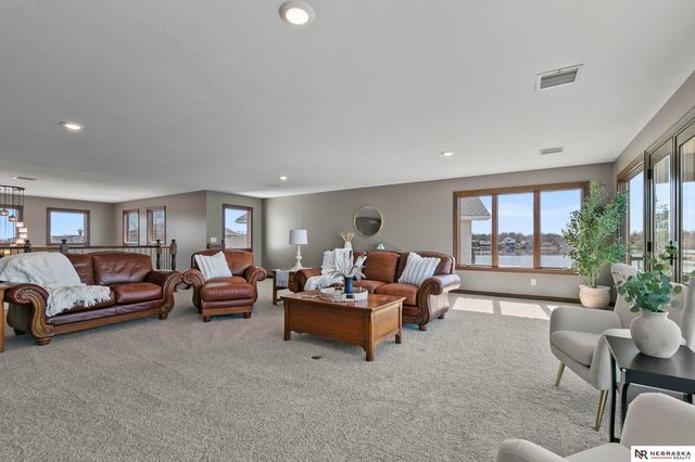 709 Pier 3, Lincoln, NE 68528