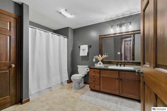 709 Pier 3, Lincoln, NE 68528