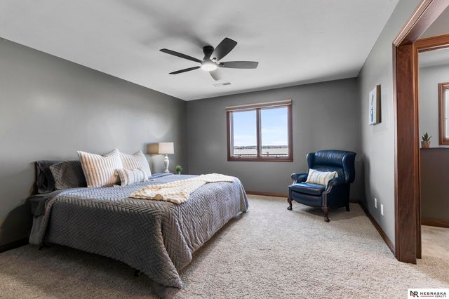 709 Pier 3, Lincoln, NE 68528