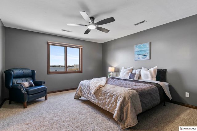 709 Pier 3, Lincoln, NE 68528