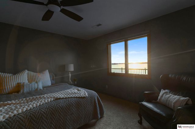 709 Pier 3, Lincoln, NE 68528