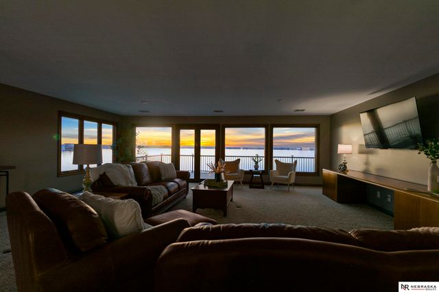 709 Pier 3, Lincoln, NE 68528