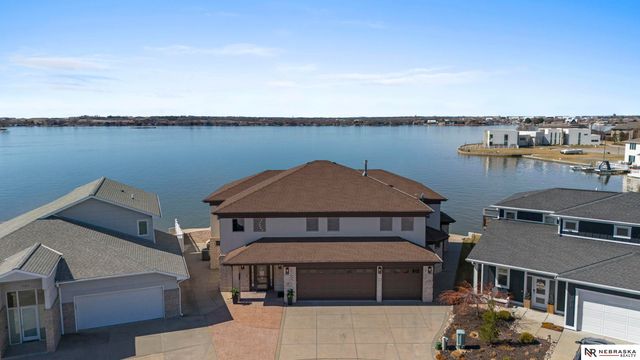 709 Pier 3, Lincoln, NE 68528