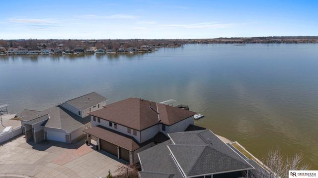 709 Pier 3, Lincoln, NE 68528