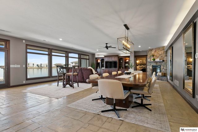 709 Pier 3, Lincoln, NE 68528