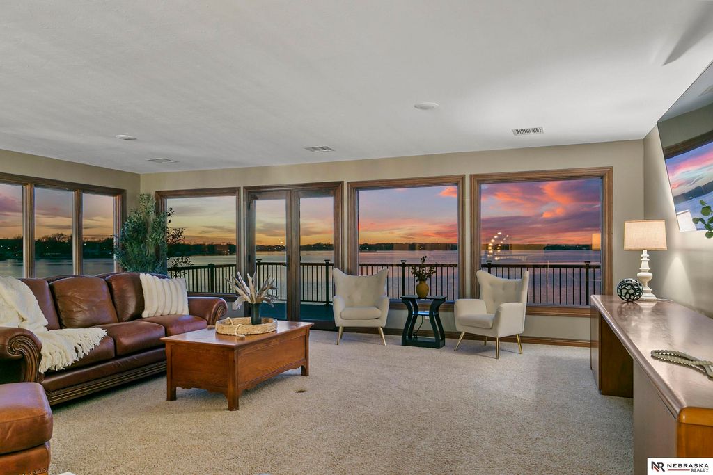 709 Pier 3, Lincoln, NE 68528