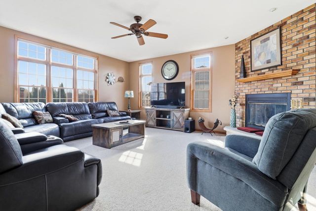 6817 Sandy LANE, Waterford, WI 53185