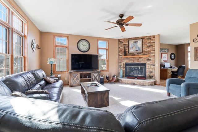 6817 Sandy LANE, Waterford, WI 53185