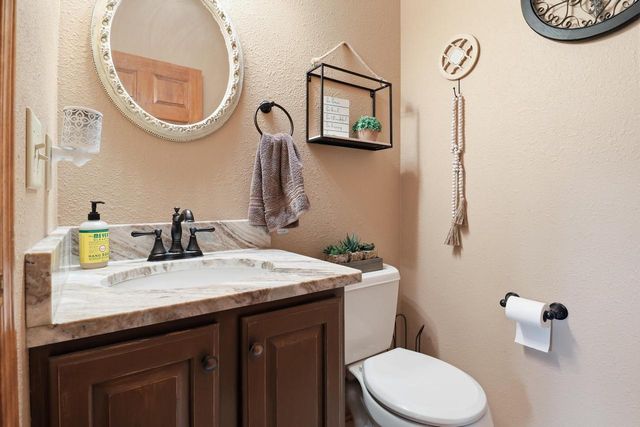 6817 Sandy LANE, Waterford, WI 53185