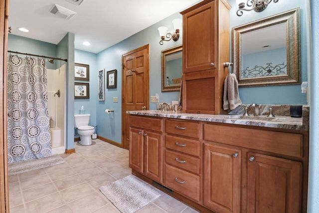 6817 Sandy LANE, Waterford, WI 53185