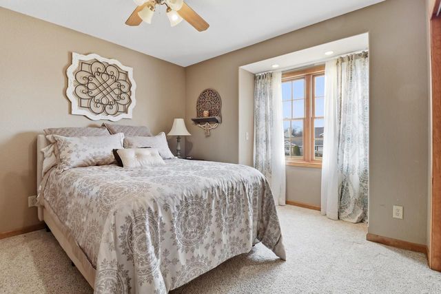 6817 Sandy LANE, Waterford, WI 53185