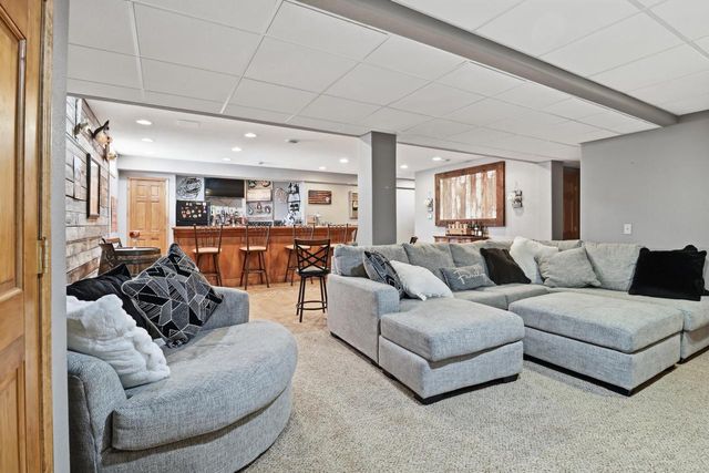 6817 Sandy LANE, Waterford, WI 53185