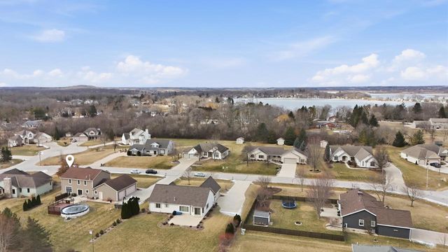 6817 Sandy LANE, Waterford, WI 53185