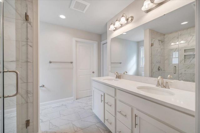 2816 Russlen DR, Salem, VA 24153