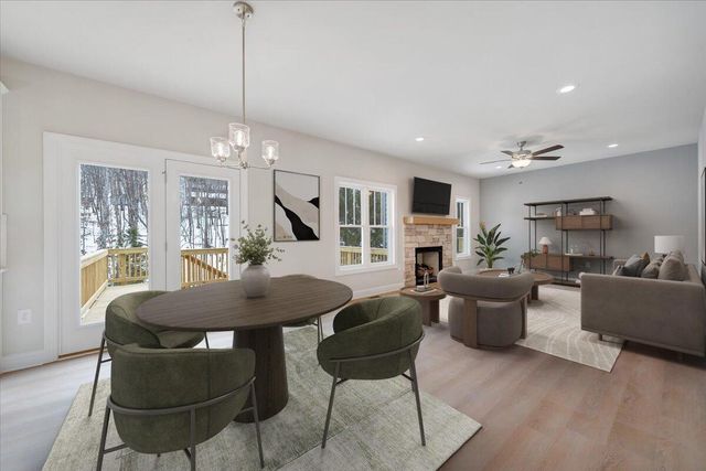 2816 Russlen DR, Salem, VA 24153