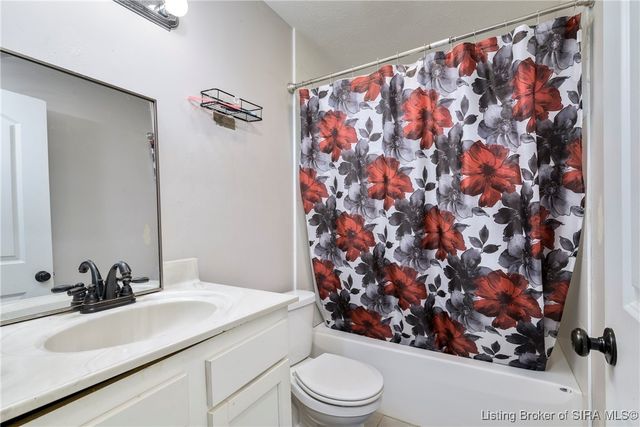 1626 Kehoe Lane, Jeffersonville, IN 47130