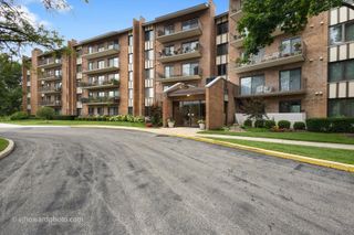 701 Lake Hinsdale Drive 103, Willowbrook, IL 60527
