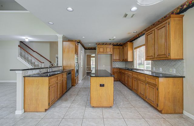 15919 Hurstfield Pointe Drive, Cypress, TX 77429