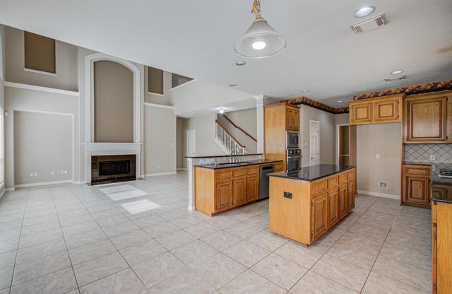 15919 Hurstfield Pointe Drive, Cypress, TX 77429