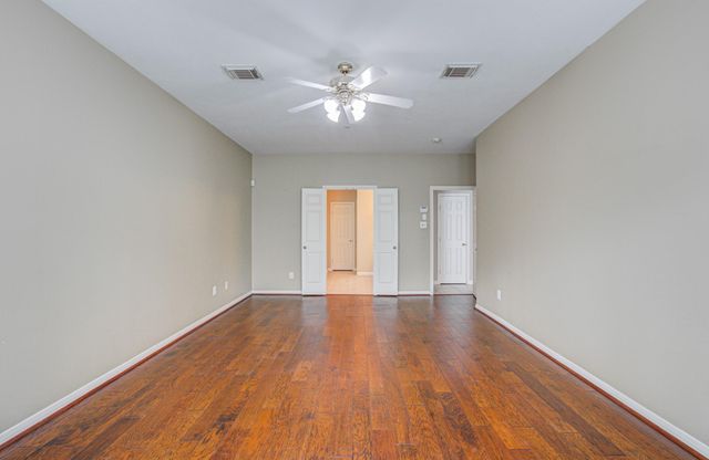 15919 Hurstfield Pointe Drive, Cypress, TX 77429