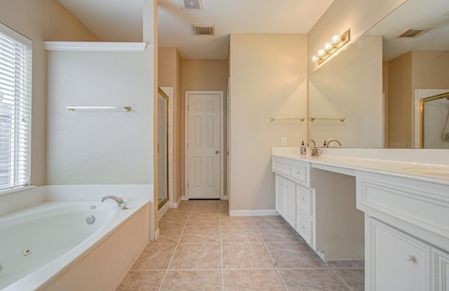 15919 Hurstfield Pointe Drive, Cypress, TX 77429