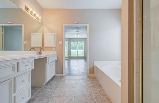 15919 Hurstfield Pointe Drive, Cypress, TX 77429