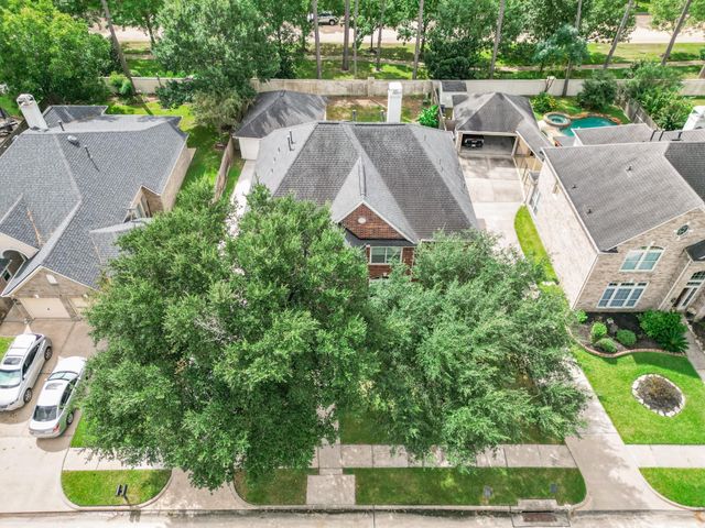 15919 Hurstfield Pointe Drive, Cypress, TX 77429
