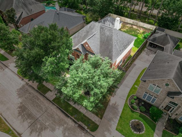 15919 Hurstfield Pointe Drive, Cypress, TX 77429