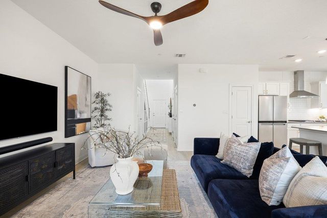 17316 Hattie TRCE, Austin, TX 78738