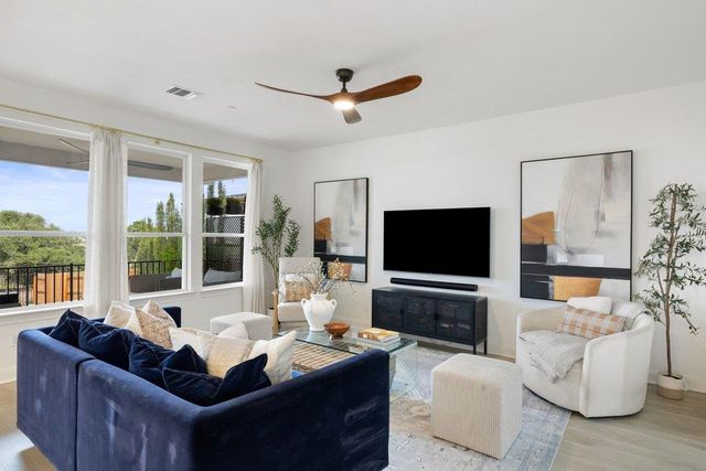 17316 Hattie TRCE, Austin, TX 78738