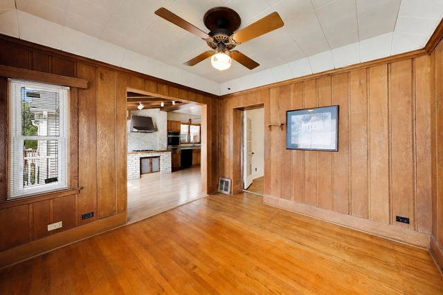 6744 N Oconto Avenue, Chicago, IL 60631