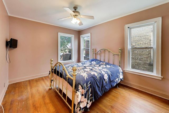 6744 N Oconto Avenue, Chicago, IL 60631