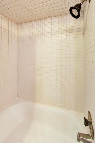 6744 N Oconto Avenue, Chicago, IL 60631